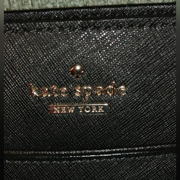 Kate Spade New York leather purse. - Picture 4 of 15